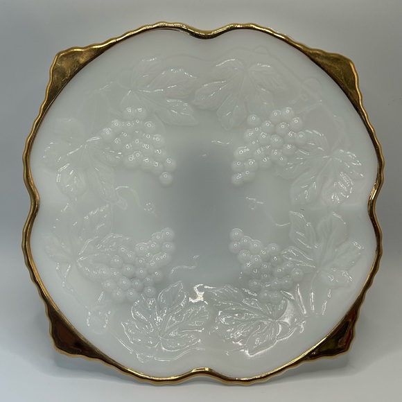 Anchor Hocking Other - Vintage Anchor Hocking Milk Glass Serving Bowl